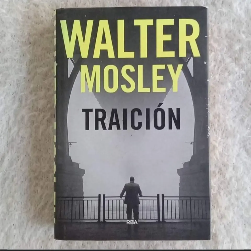Traición.  Walter Mosley