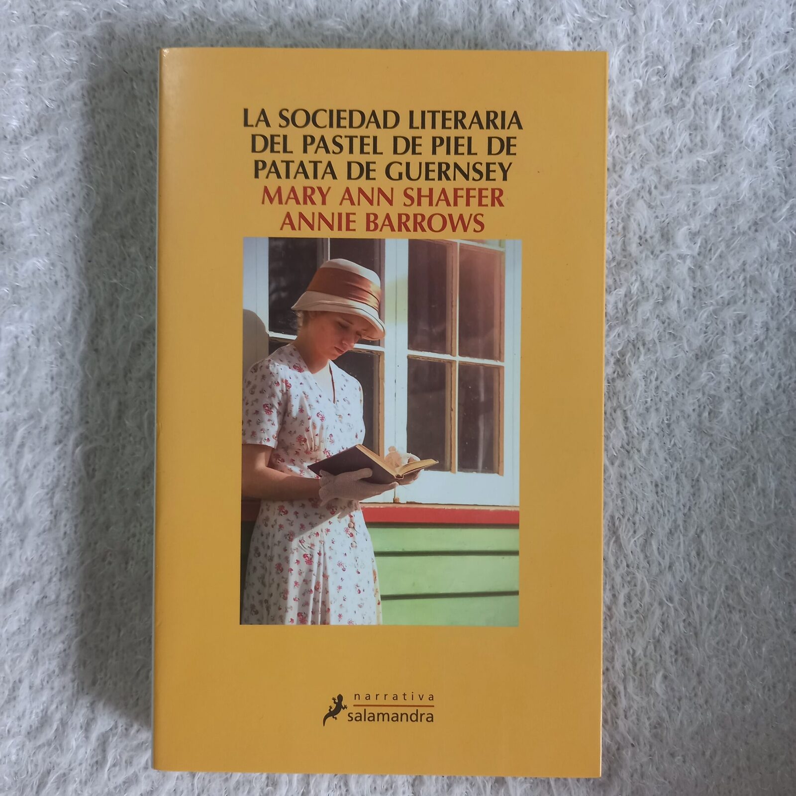 La sociedad literaria del pastel de piel de patata de Guernsey. Mary Ann Shaffer - Annie Barrows