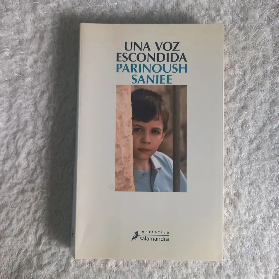 Una voz escondida. Parinoush Saniee