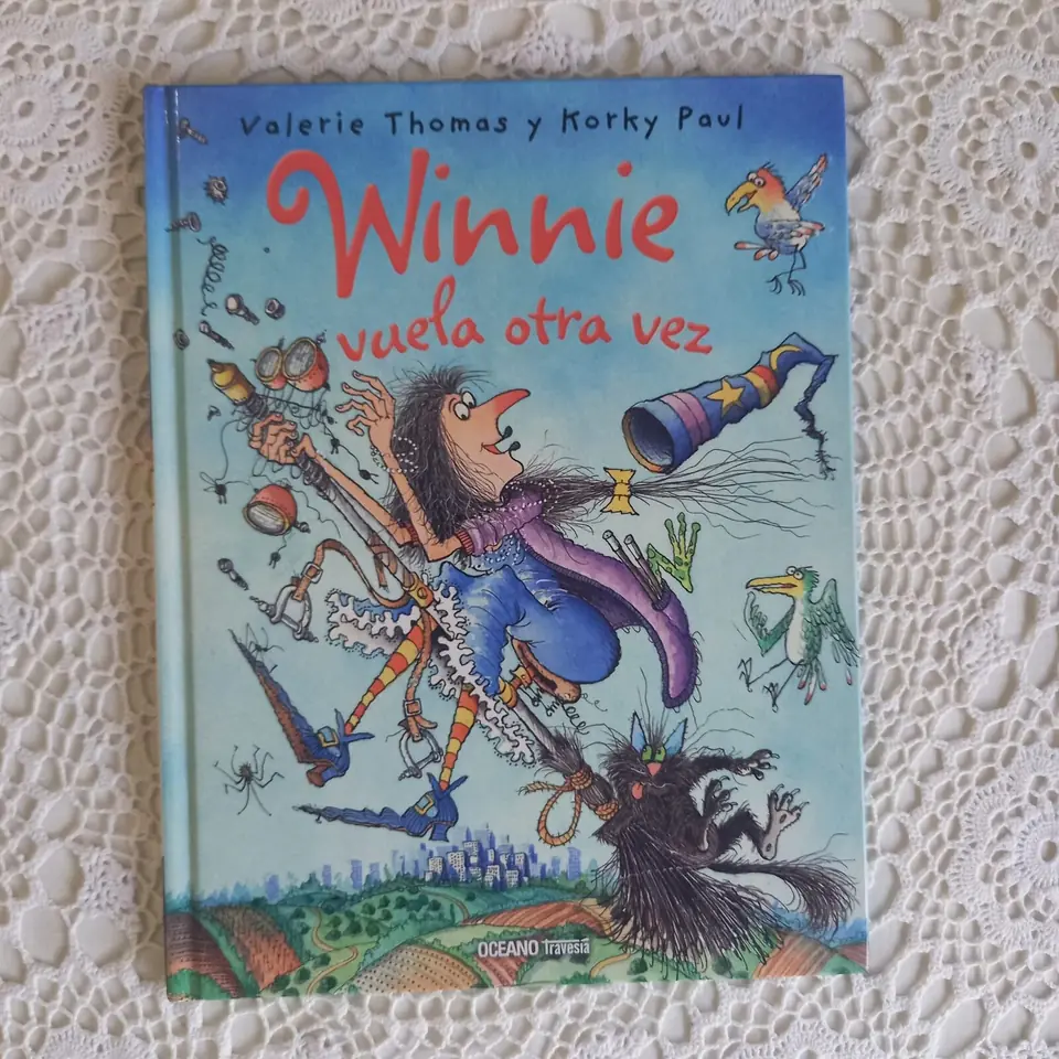 Winnie vuela otra vez. Valerie Thomas y Korky Paul