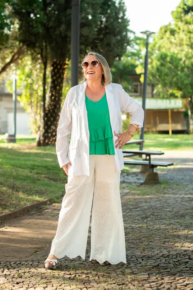 613/0190  Pantalón en broderie