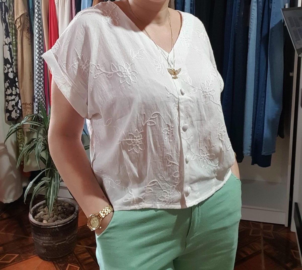 Blusa Bordada con pinzas