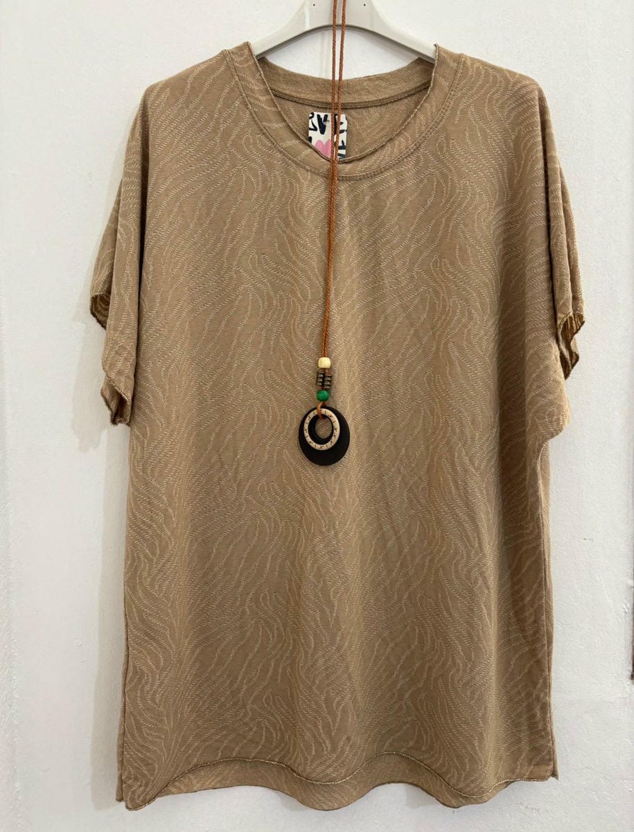 649/0089 Blusa con brillos en dorado