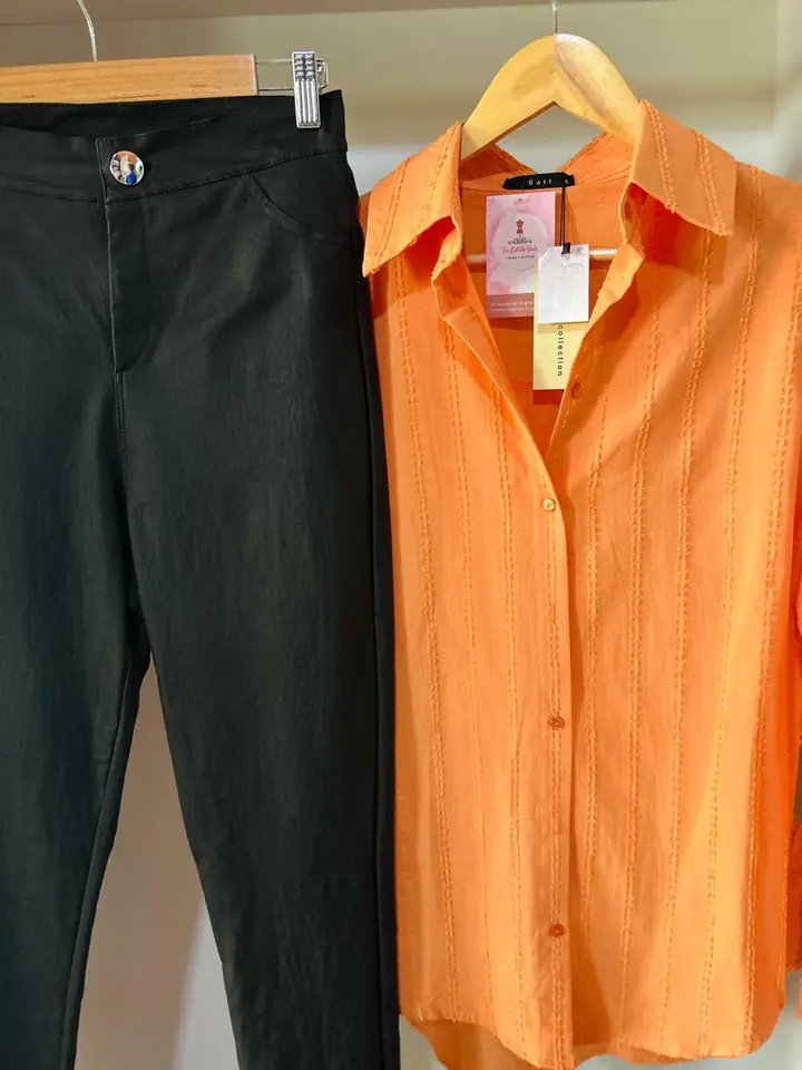 Pantalón cuerina negro