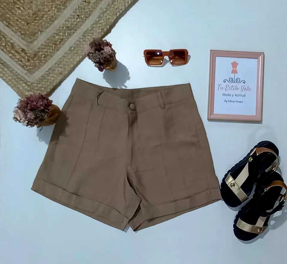 243/051 Short Social