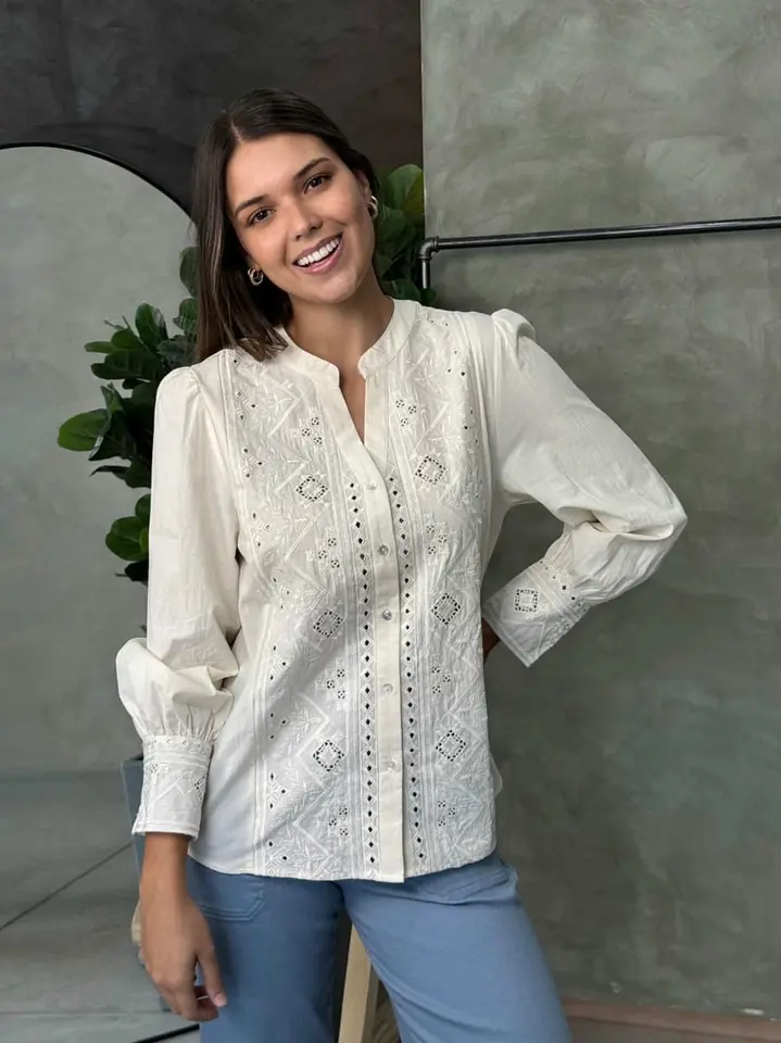 420/099 Camisa sin cuello Maia