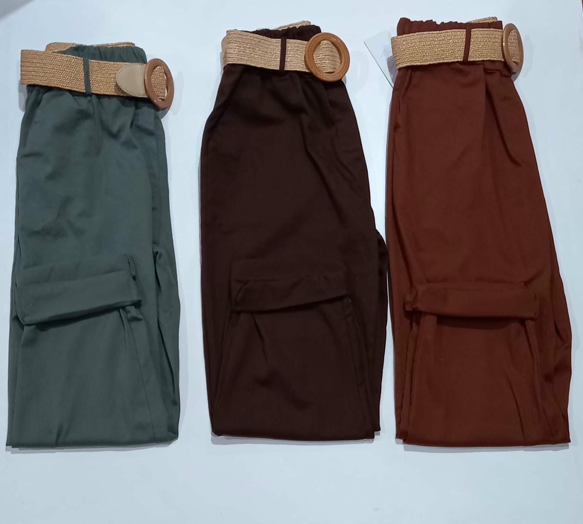 Pantalón en Gabardina  con cinto rústico