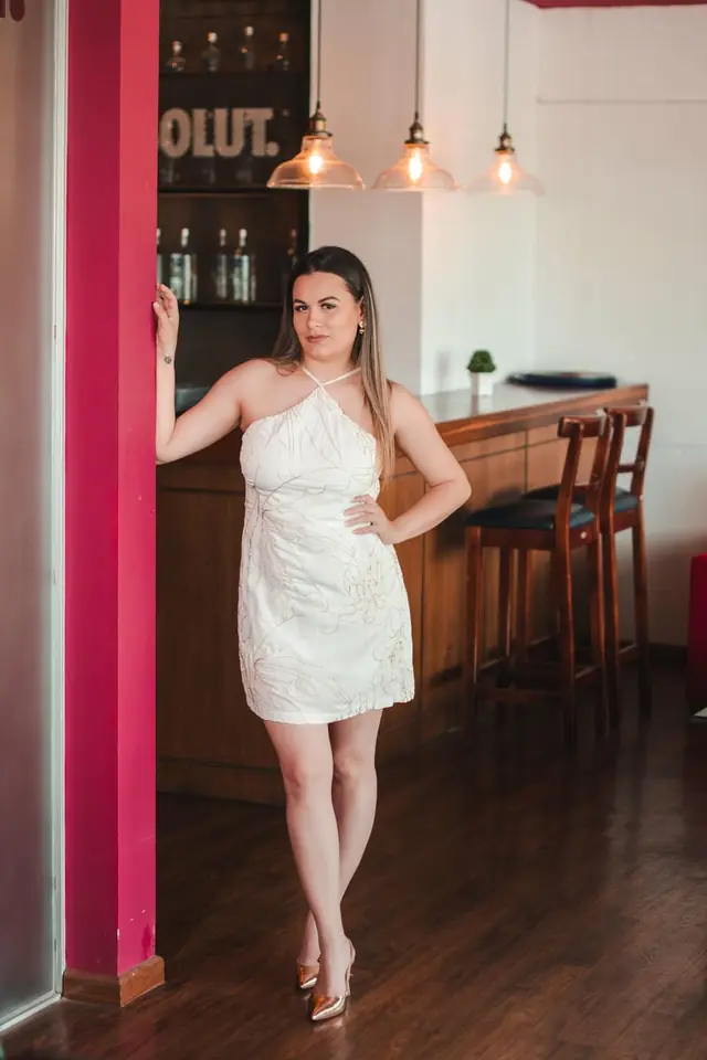 512/0349  Vestido Corto frente única bordado dorado