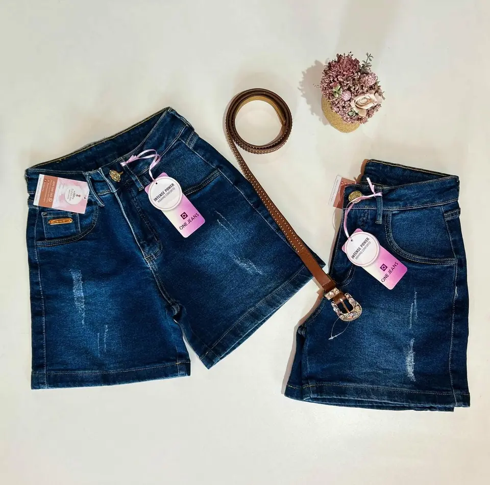 Short de jeans con simulación rotura