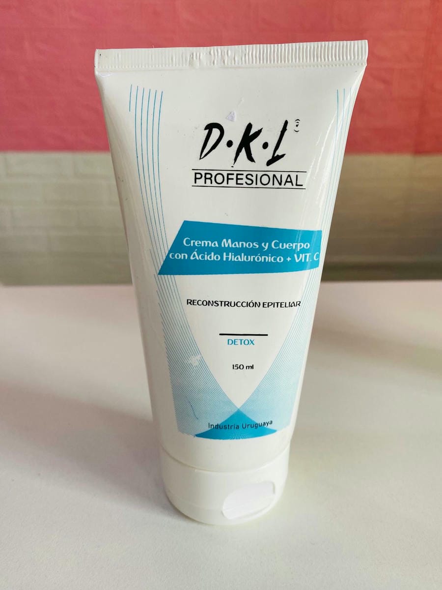 Crema de manos y cuerpo con acido hialuronico