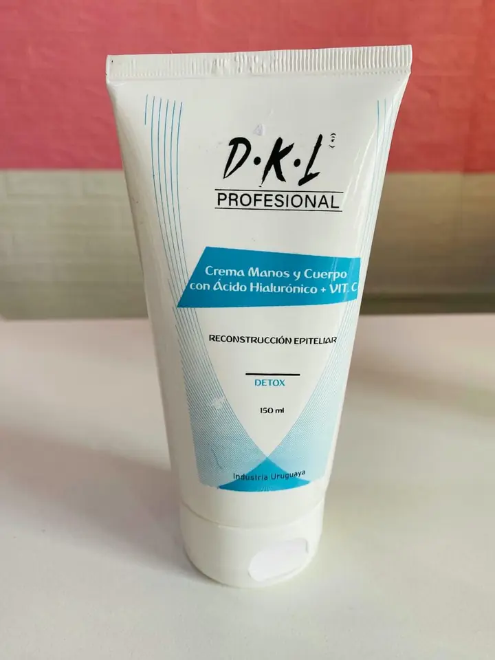 Crema de manos y cuerpo con acido hialuronico