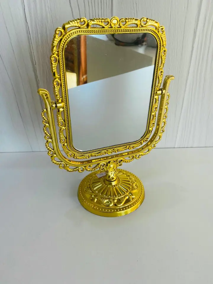 Espejo doble de pie dorado