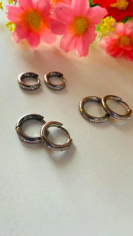 Aritos mini con strass 1cm