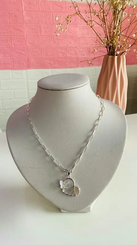 Cadena con eslabones y dije corazón