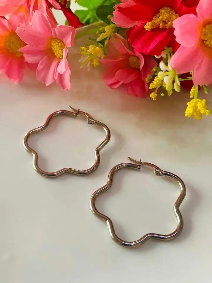 Aros flor plateado