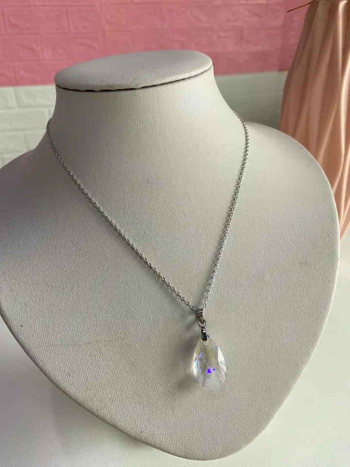 Conjunto con dije piedra transparente