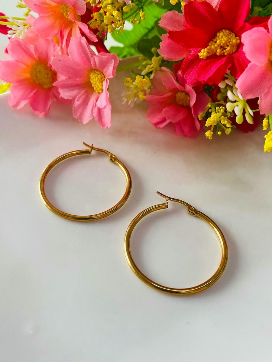 Aros clásicos dorados 3cm