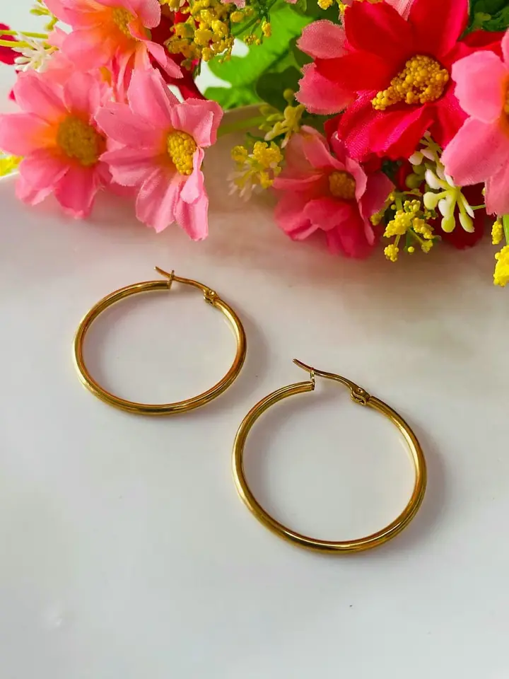 Aros clásicos dorados 3cm