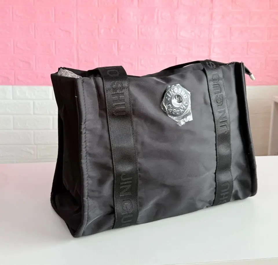 Bolso negro impermeable
