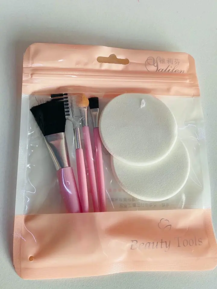 Set de brochas con 2 esponjas