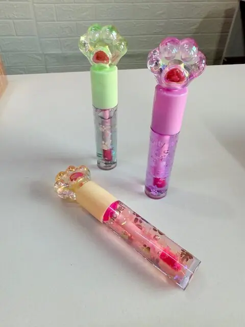 Lip Gloss con color huellita