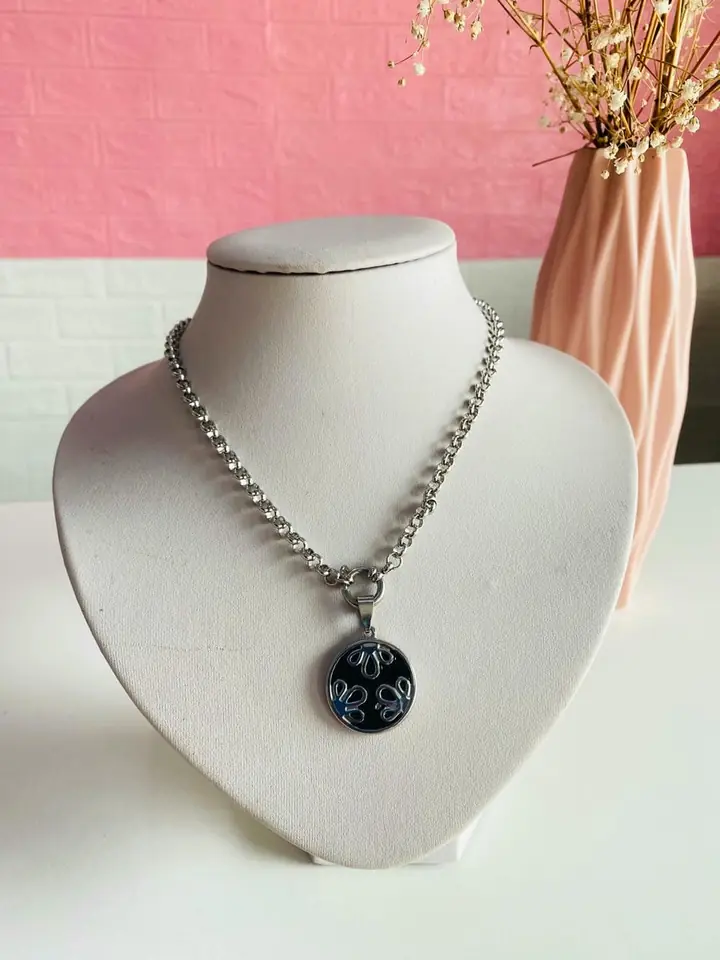 Conjunto cadena rolo con dije marinero y dije