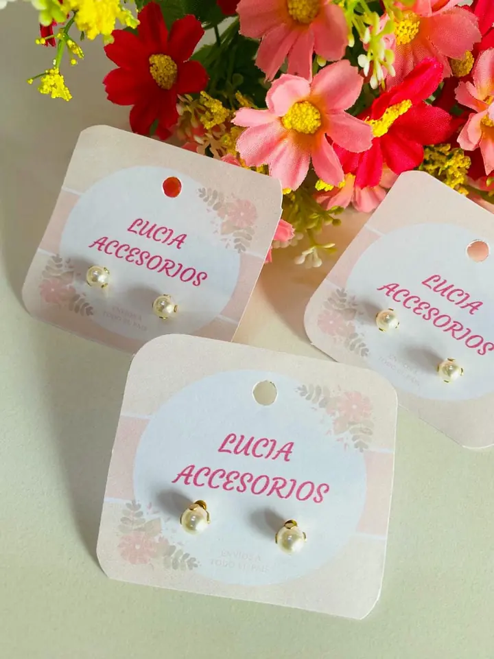 Perlas mini con detalles en dorado