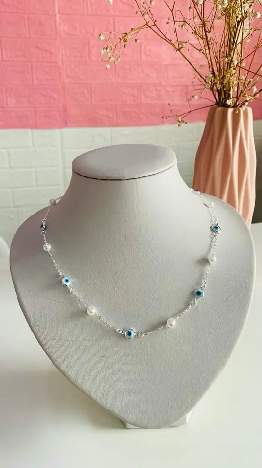 Chocker con perlitas y ojo turco