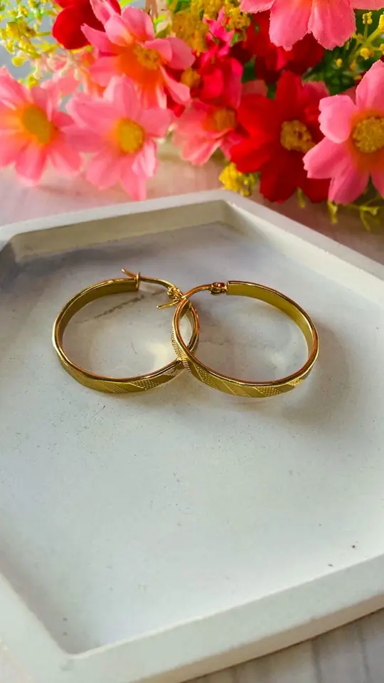 Aros dorados 3cm de diámetro