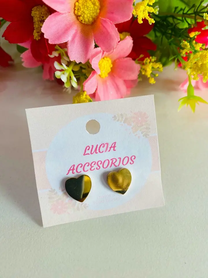 Caravanas corazón dorado