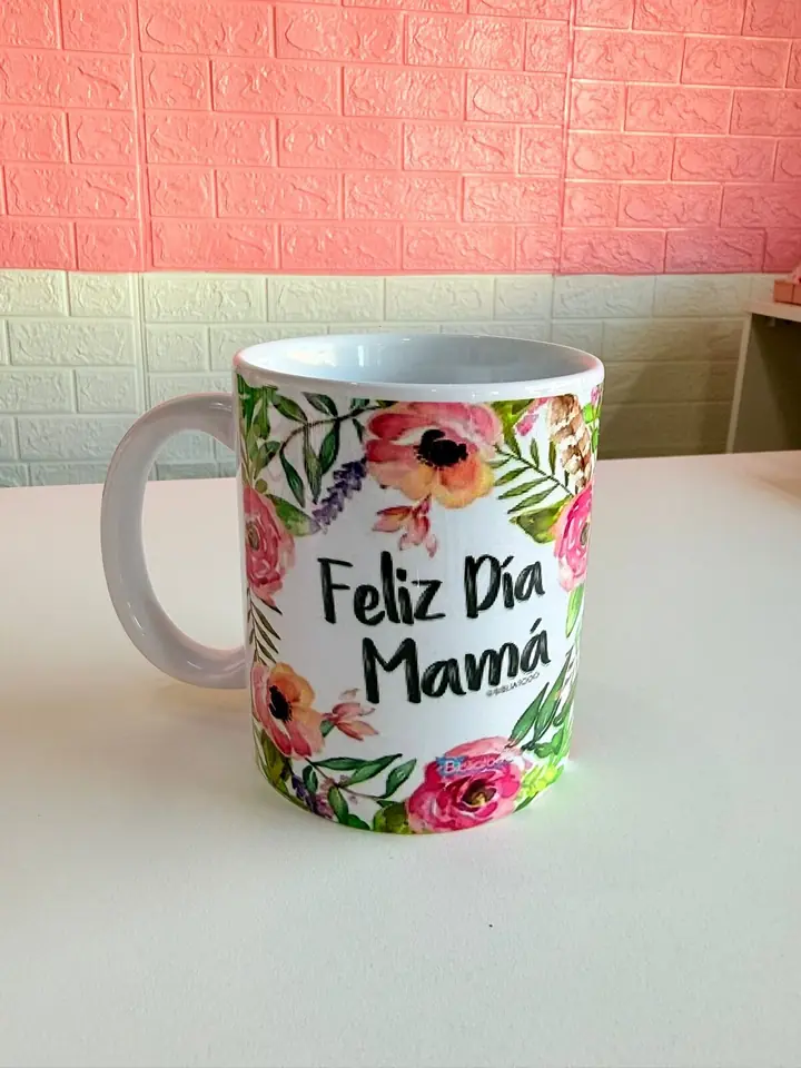 Taza "Feliz día mamá" flores