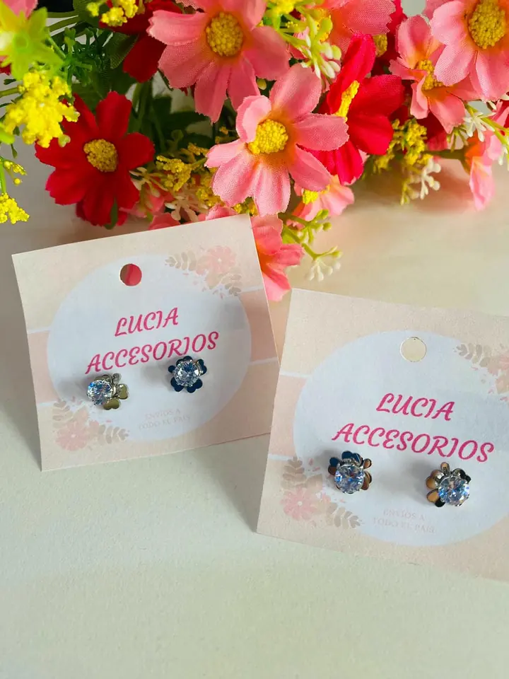 Caravanas con forma de flor y strass