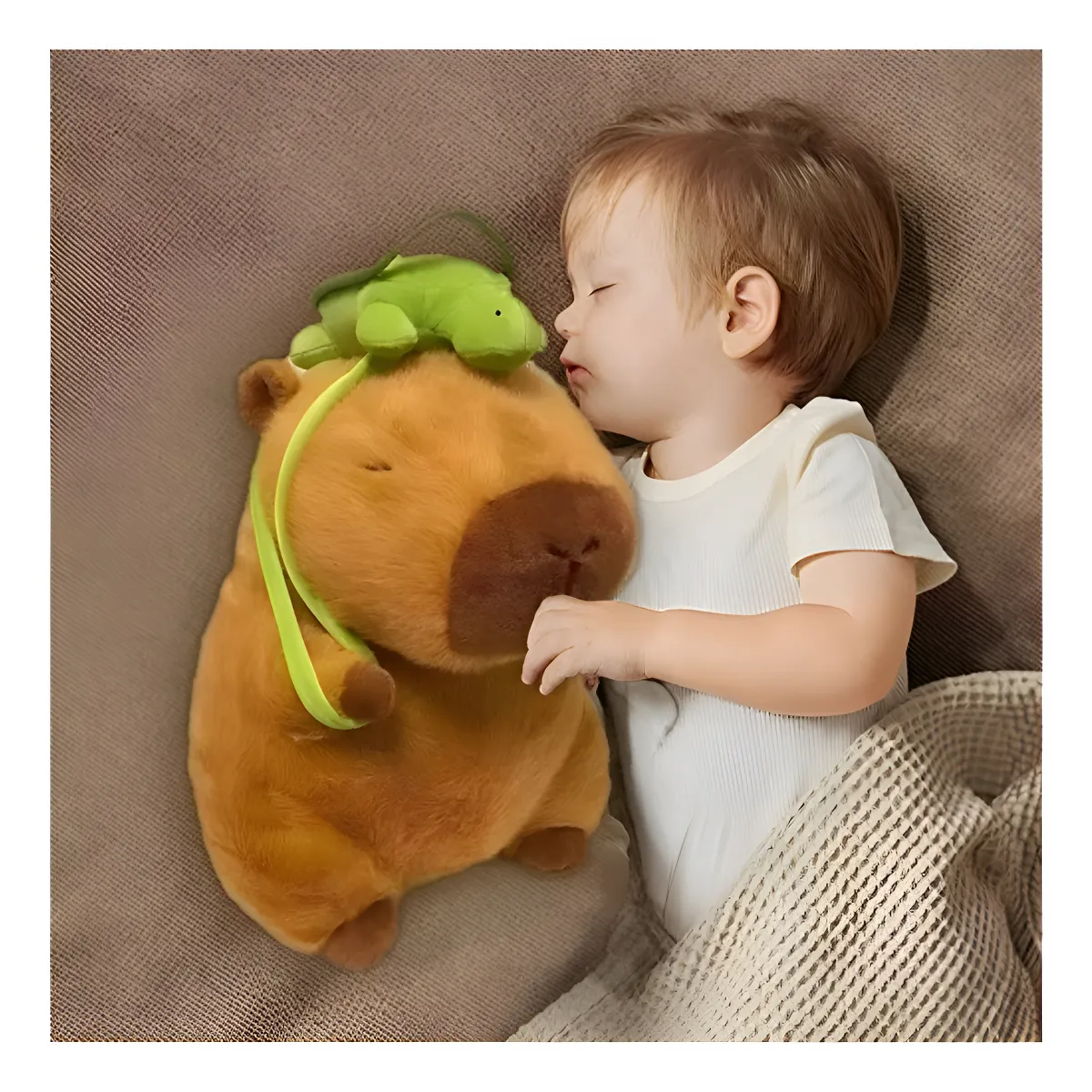 PELUCHE DE CARPINCHO CAPYBARA CON MOCHILA 23X15X15CM