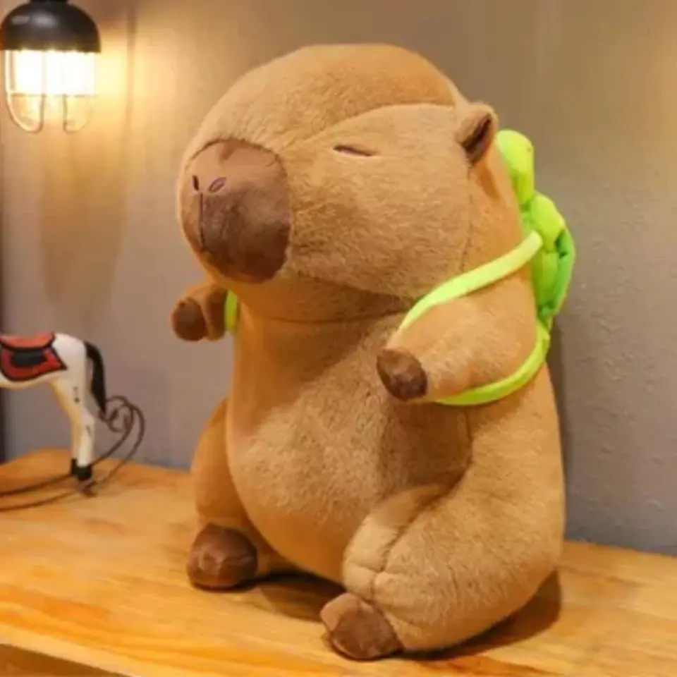 PELUCHE DE CARPINCHO CAPYBARA  CON MOCHILA 30X18X18CM