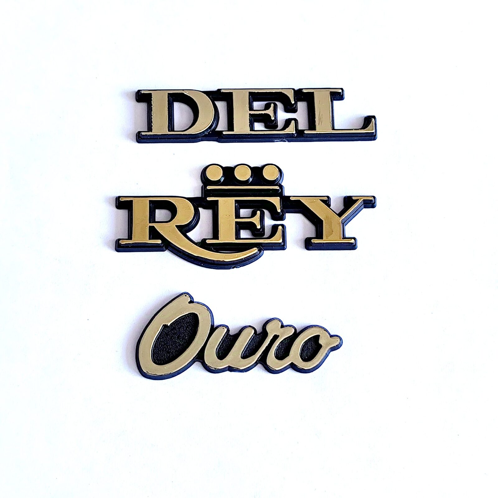 Emblema Del Rey Ouro