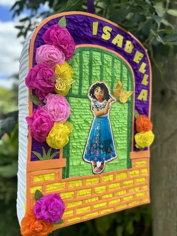Piñata ENCANTO