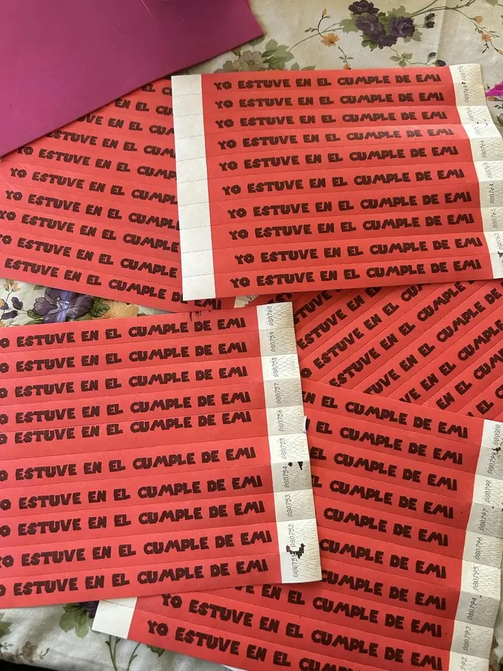 Pulseras de papel para fiestas