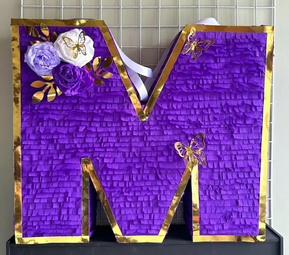 Piñata LETRA M