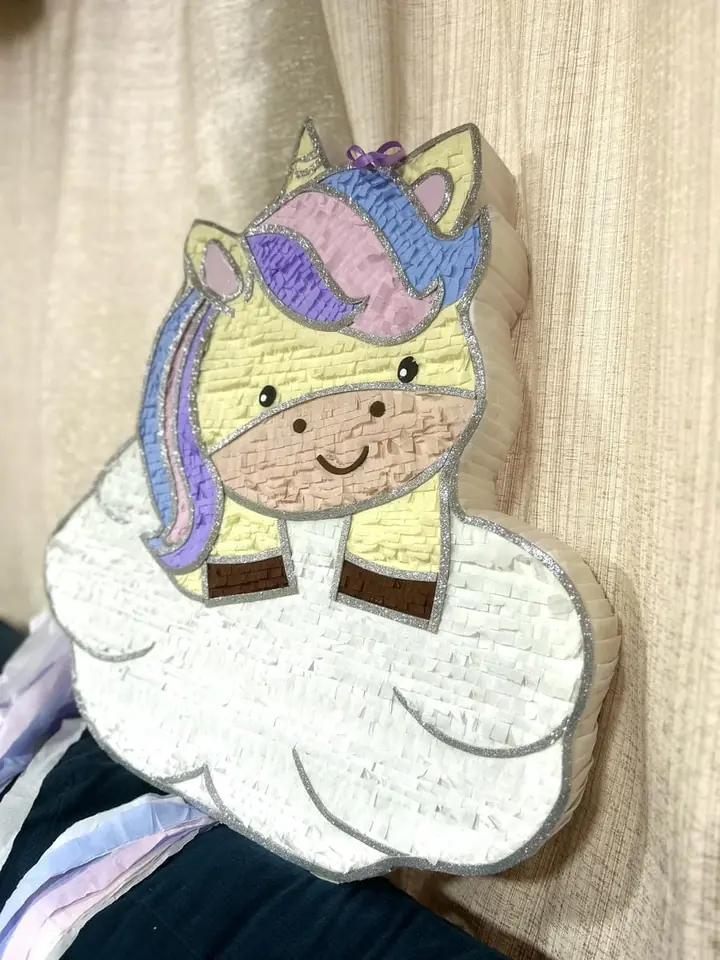 Piñata UNICORNIO BEBÉ SOBRE NUBE