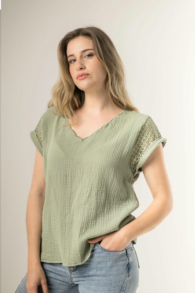 BLUSA C/ DISEÑO 8154
