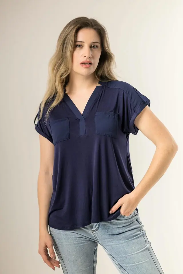 BLUSA C/ DISEÑO Y MANGA C/BOTON 8054