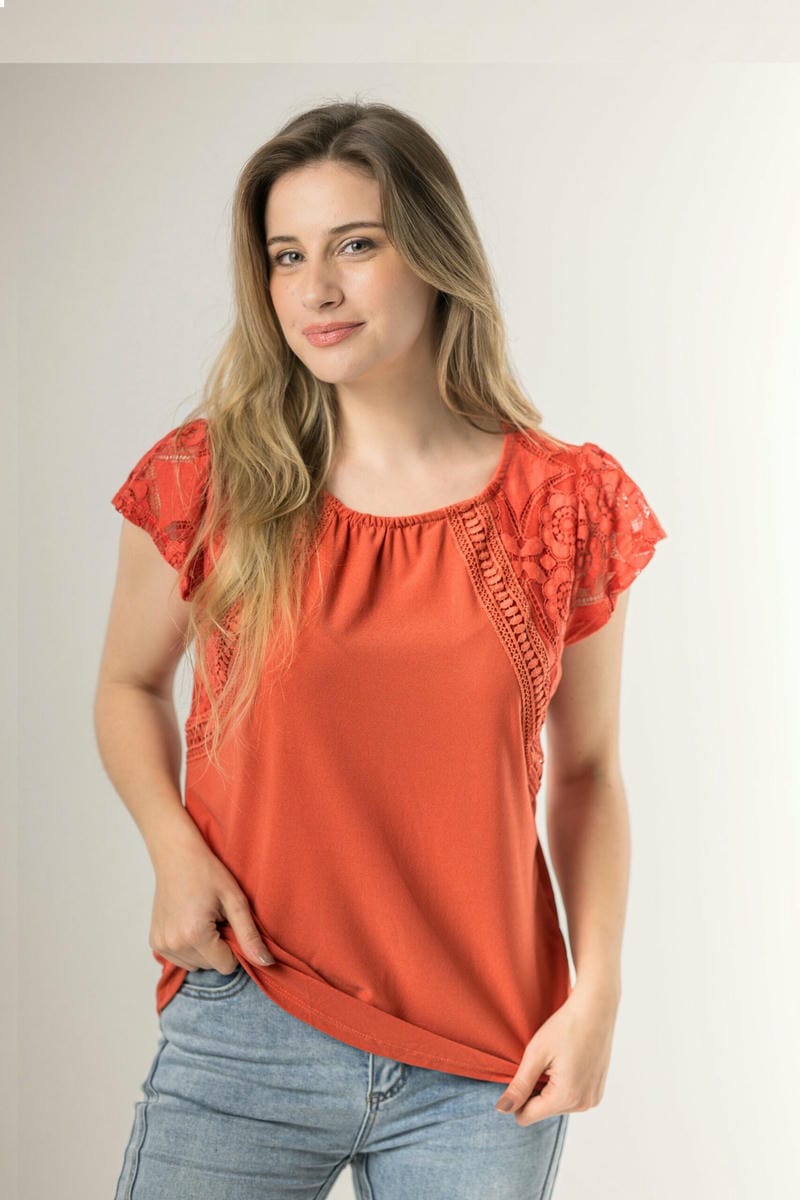 BLUSA C/ DISEÑO EN MANGA 8169