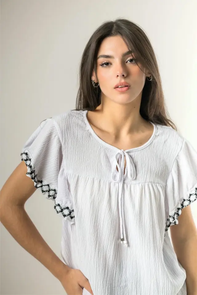 BLUSA C/ DISEÑO EN MANGA 8189