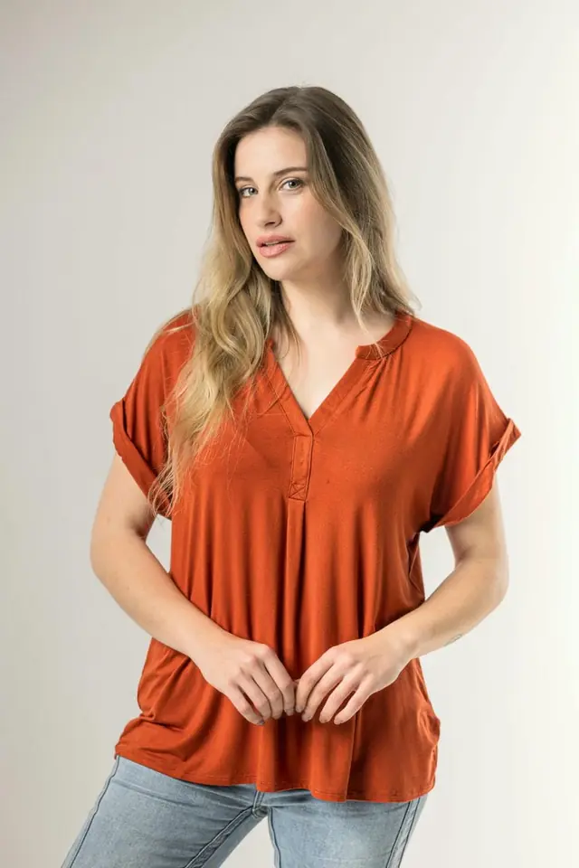 BLUSA C/ DISEÑO 8000