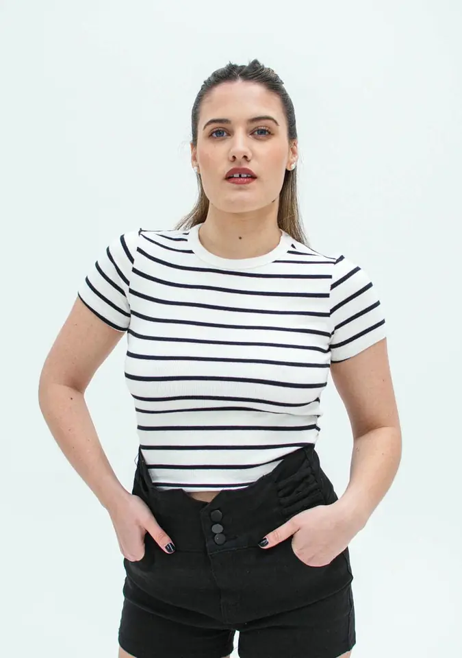 CROP TOP A LA BASE 7015