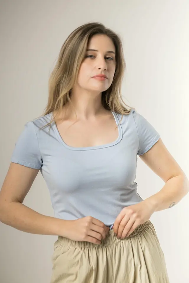 BLUSA ESCOTE  CUADRADO 8053