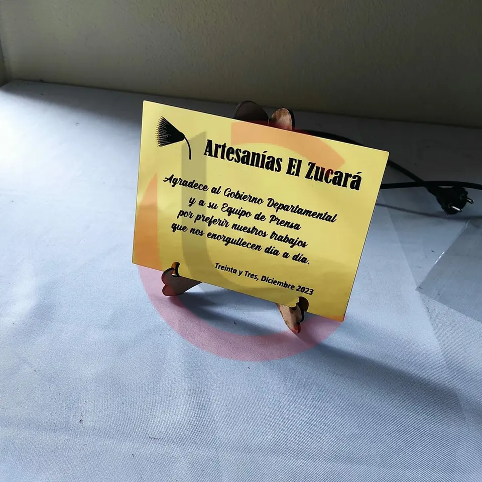 Placa metalex grabada