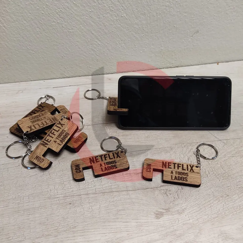 Llavero porta celular