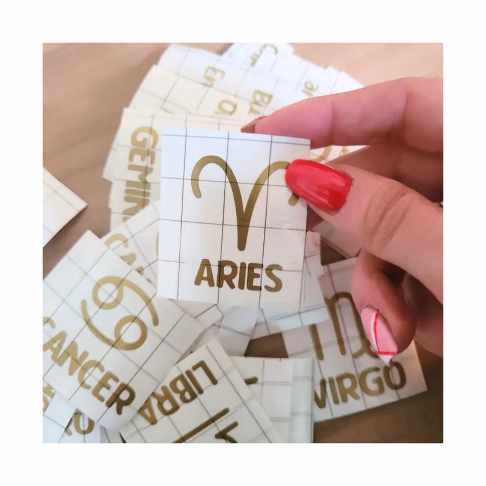 VINILO ADHESIVO PERSONALIZADO