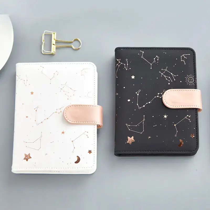 Cuaderno Constelación de tapa dura en cuero sintético